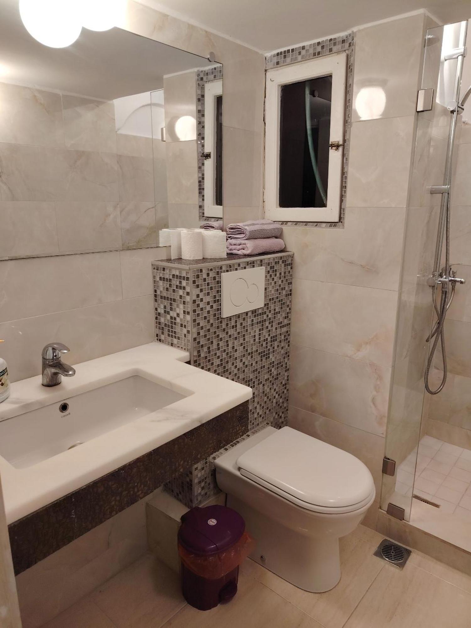 Cosy Open Large Studio By Roman Ruins Helexpo เทสซาโลนิกิ ภายนอก รูปภาพ